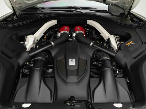 Used 2020 Ferrari Portofino image 38