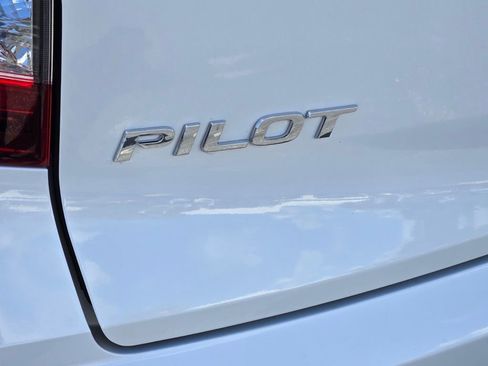 Used 2022 Honda Pilot TrailSport image 9