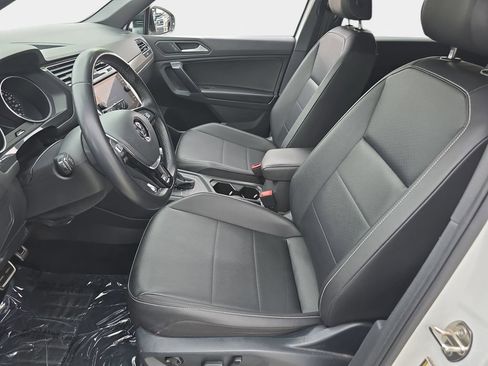Used 2021 Volkswagen Tiguan SE R-Line FWD image 19