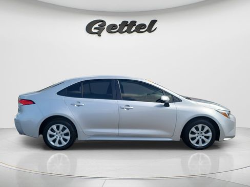 Used 2025 Toyota Corolla LE FWD image 4