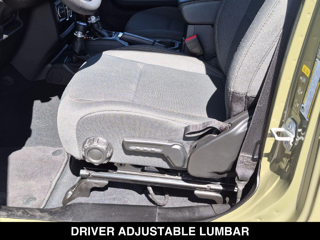 Used 2026 Jeep Wrangler Unlimited Sahara AWD/4WD image 15