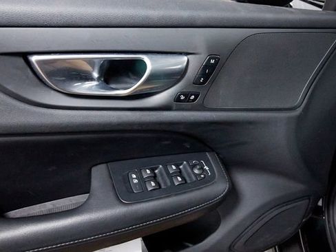 Certified 2025 Volvo V60 B5 Cross Country Plus image 9