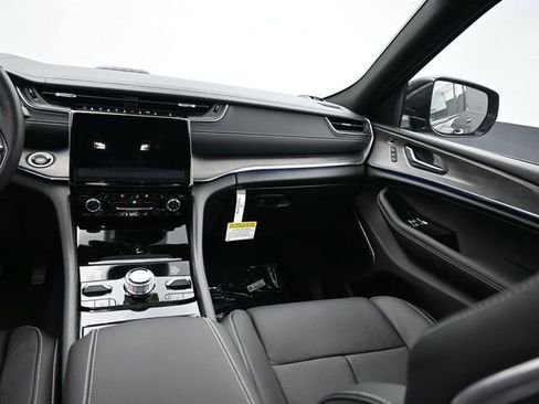 Used 2024 Jeep Grand Cherokee Overland w/ Advanced Protech Group III image 27