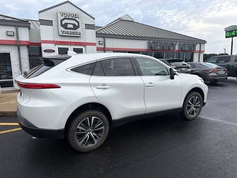 Certified 2023 Toyota Venza LE AWD/4WD image 12
