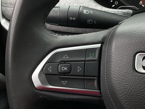 Used 2023 Jeep Compass Latitude image 22