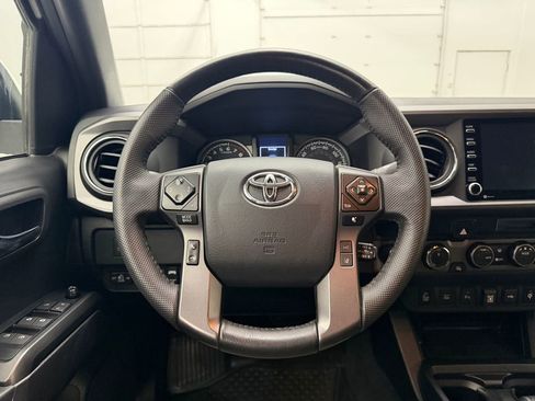 Used 2023 Toyota Tacoma TRD Off-Road w/ Technology Package AWD/4WD image 14
