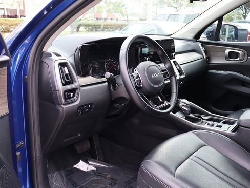 Used 2022 Kia Sorento EX w/ Panoramic Sunroof Package image 29