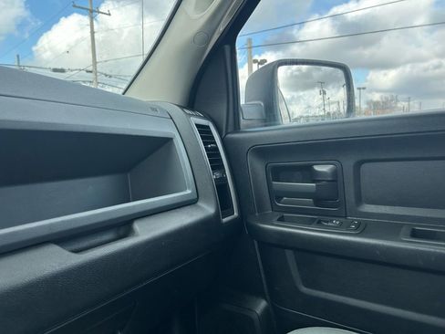 Used 2018 RAM 1500 Express w/ Express Value Package image 25