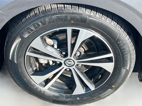 Used 2023 Nissan Sentra SV image 28