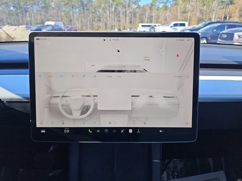 Used 2024 Tesla Model Y Long Range image 29