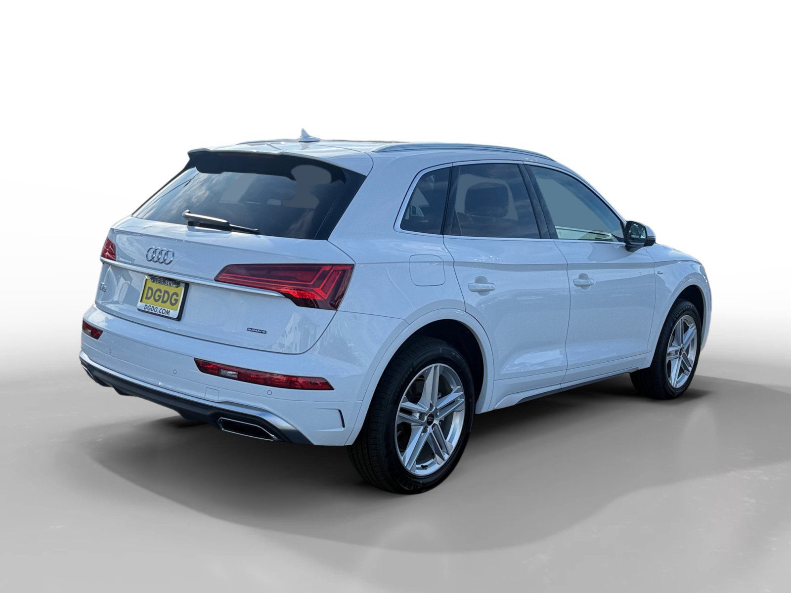 Used 2024 Audi Q5 e Premium w/ Convenience Package AWD/4WD image 5
