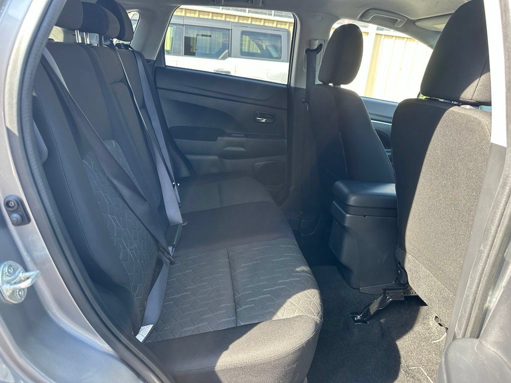 Used 2024 Mitsubishi Outlander Sport ES AWD/4WD image 19