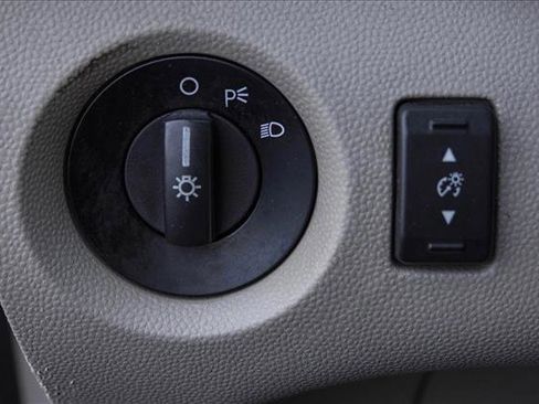 Used 2013 Ford Fiesta S image 13