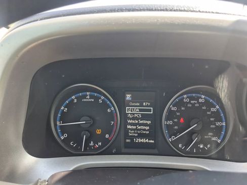 Used 2017 Toyota RAV4 LE FWD image 28