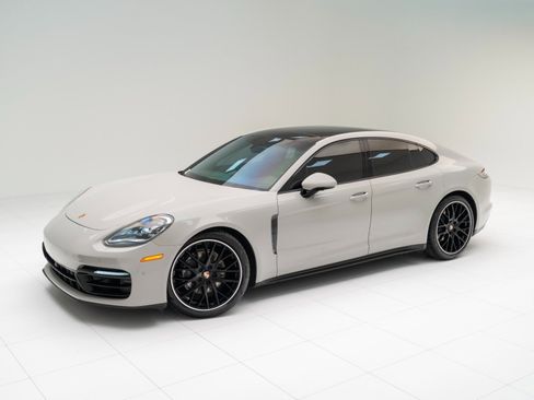 Certified 2022 Porsche Panamera 4 image 1