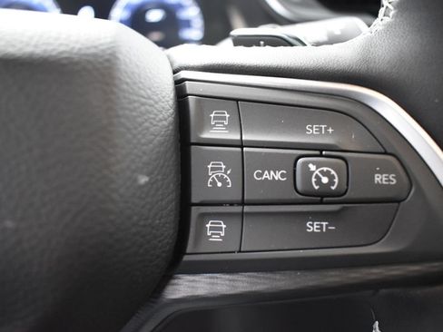 Used 2025 Jeep Grand Cherokee L Altitude AWD/4WD image 32