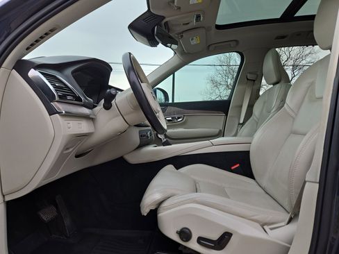 Used 2022 Volvo XC90 T6 Inscription w/ Advanced Package image 16
