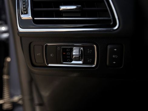 Used 2023 Lincoln Navigator L Reserve AWD/4WD image 15