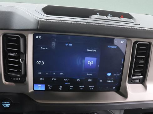Used 2025 Ford Bronco Outer Banks AWD/4WD image 12