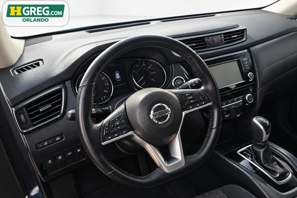 Used 2020 Nissan Rogue SV FWD image 13