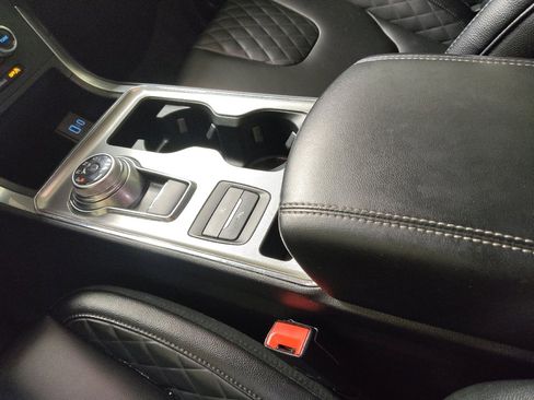 Used 2024 Ford Edge Titanium image 26