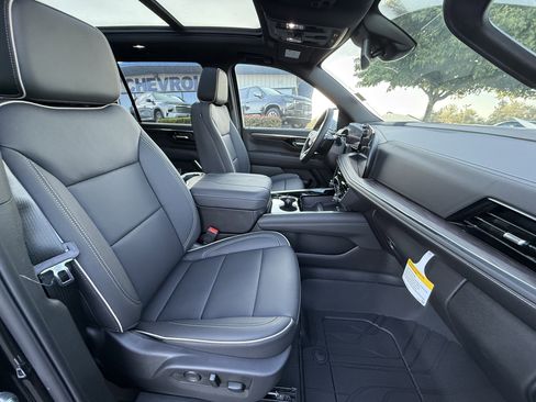 New 2025 Chevrolet Suburban Premier w/ Sun And Tow Package image 10