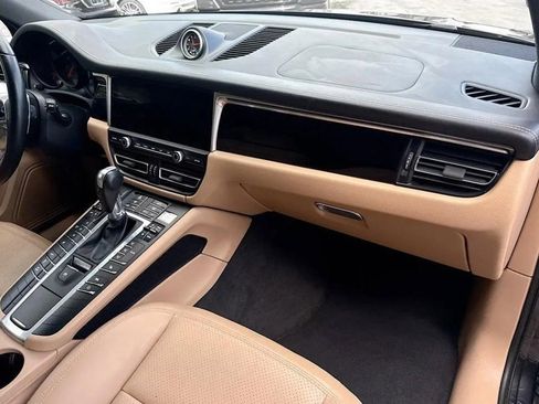 Used 2021 Porsche Macan image 10
