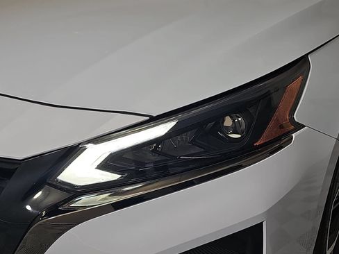 Certified 2023 Nissan Altima 2.5 SR FWD image 27