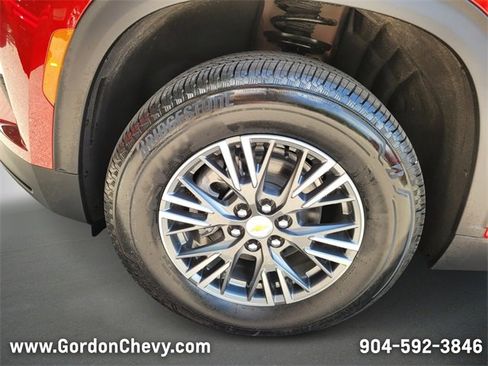 New 2025 Chevrolet Traverse LT image 13