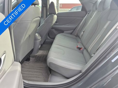 Used 2025 Hyundai Elantra SEL image 19