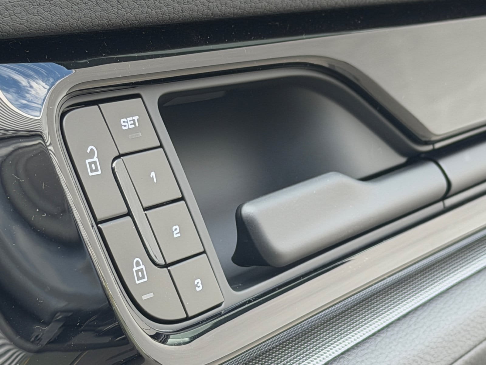 New 2026 Porsche Panamera 4 AWD/4WD image 25