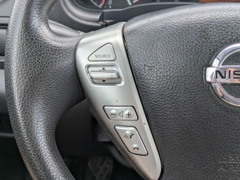 Used 2015 Nissan Versa S FWD image 19