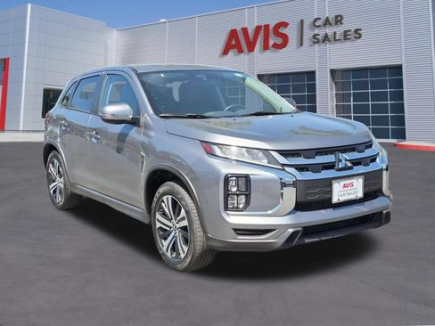 Used 2025 Mitsubishi Outlander Sport SE AWD/4WD image 3
