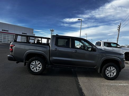 Used 2022 Nissan Frontier SV w/ Technology Package image 6