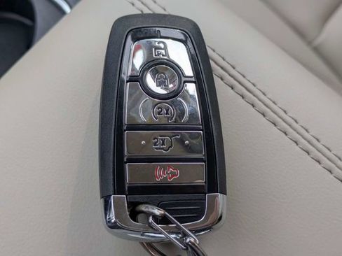 Used 2025 Lincoln Corsair FWD image 27