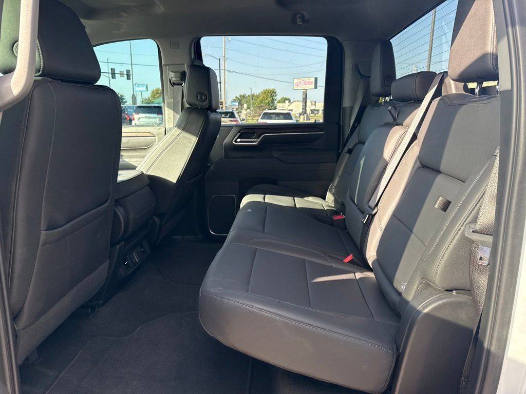 Certified 2025 GMC Sierra 2500 SLT AWD/4WD image 13