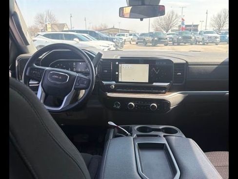 Used 2022 GMC Sierra 1500 SLE image 15