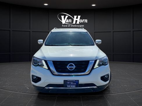 Used 2020 Nissan Pathfinder SV AWD/4WD image 2