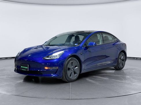Used 2021 Tesla Model 3 Standard Range Plus image 1