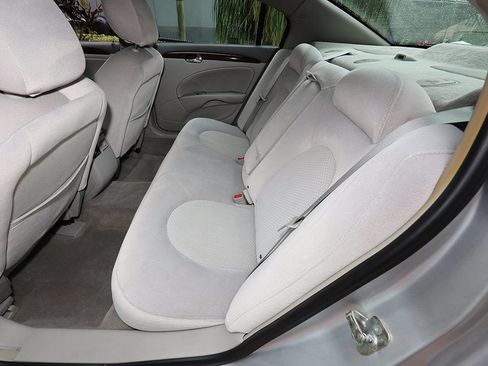 Used 2009 Buick Lucerne CX FWD image 28