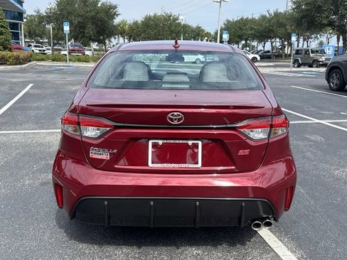 Used 2023 Toyota Corolla SE FWD image 5