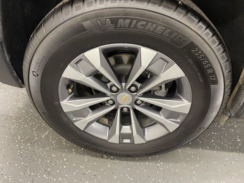 Used 2025 Chevrolet Equinox LT image 19