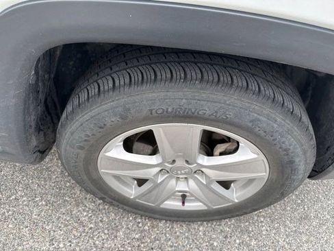 Used 2022 Jeep Compass Latitude FWD image 5