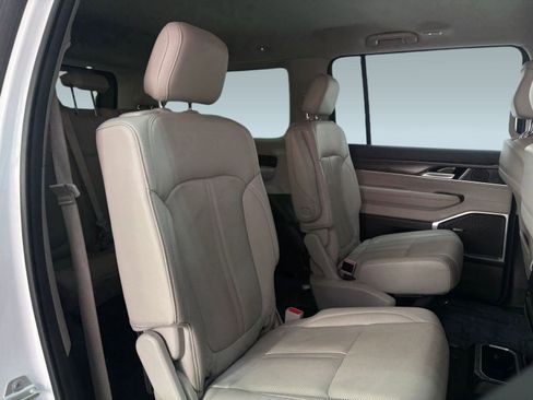 Used 2024 Jeep Wagoneer Series II image 24