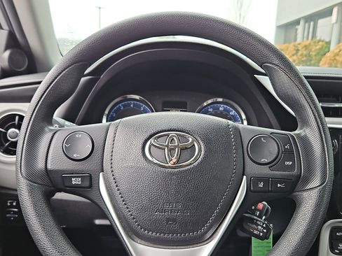 Used 2019 Toyota Corolla LE image 18