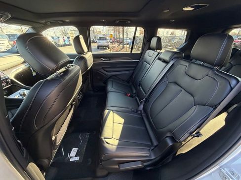 New 2025 Jeep Grand Cherokee L Limited w/ Trailer Tow Package AWD/4WD image 12