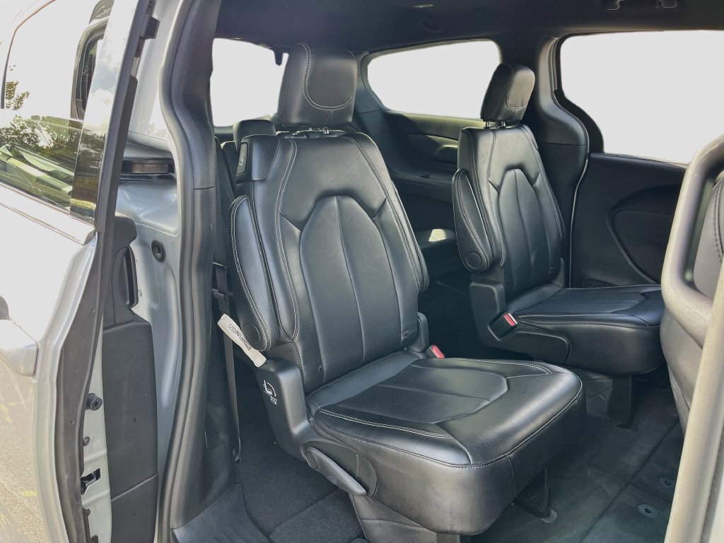 Used 2026 Chrysler Pacifica Select FWD image 27