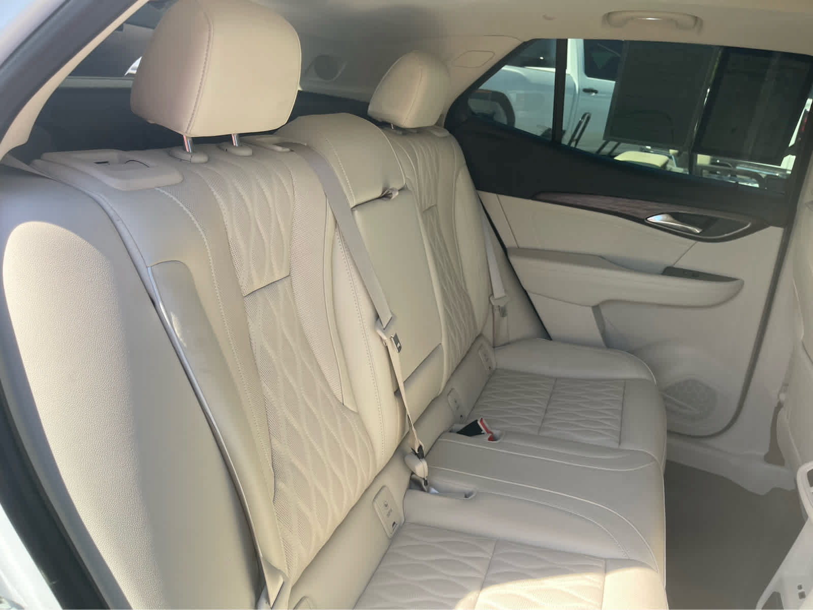 Used 2022 Buick Envision Avenir w/ Technology Package II FWD image 24