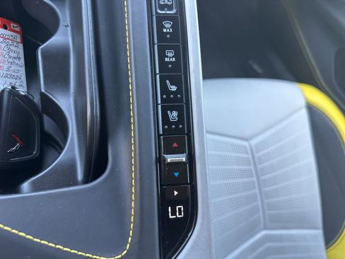 Used 2022 Chevrolet Corvette Stingray Premium Cpe w/ Z51 Performance Package image 22