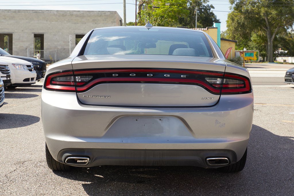 Used 2017 Dodge Charger SXT RWD image 8